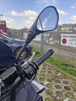 Aprilia SR GT 200 - 13
