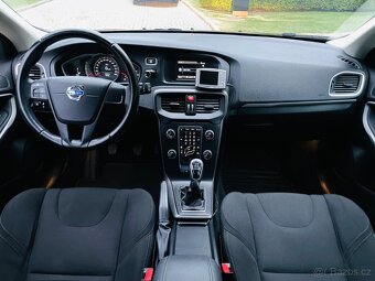 Volvo V40 2.0D3 130KW 5V MANUÁL KAMERA ODPOČET DPH 1 MAJITEL - 13