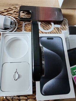 iPhone 15 Pro Max 256GB Black Titanium ZAMLUVENO - 13