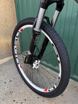 Celoodpružene kolo Focus top stav, ram L - 13