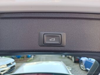 Audi A4 Avant 2.0TDI 140kW Aut. LED ACC Tažné Press&Drive Qi - 13