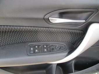 BMW 116d JOY 85kw Automat GPS 04/2014 - 13