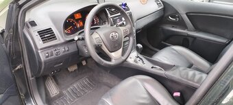 Toyota Avensis 2.2 d4d automat - 13