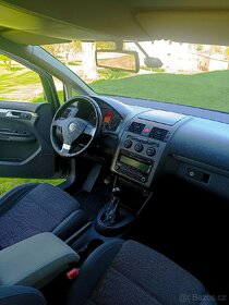 VW Touran Comfortline 2.0Tdi 103kw, pěkný - 13