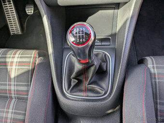 Volkswagen Golf, GTI 2.0 TSI 155 kW - manuál - 13