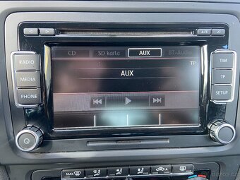 VW Golf 1.6 MPi Senzory,ALU,VýhřevSed - 13