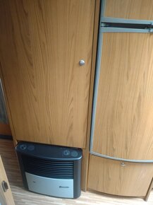 Prodám obytný přívěs karavan Burstner Belcanto - 13