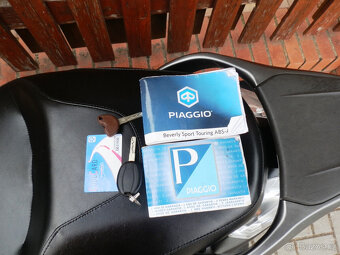 Piaggio Beverly 350 sport touring ABS ASR (2016) - 13