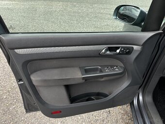 VW TOURAN 1,4 TSI - DOBRÝ STAV - NAVI - SERV. - 13