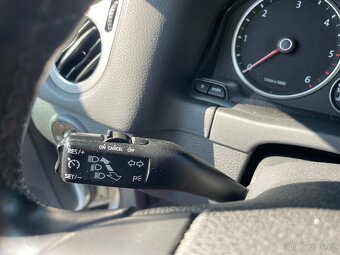 VW Tiguan 2.0 TDi DSG 4x4, Serviska, Senzory - 13