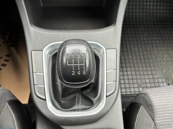 Hyundai i30 HB 1.5DPI 81kW TAŽNÉ ČR 1MAJITEL ZÁRUKA - 13