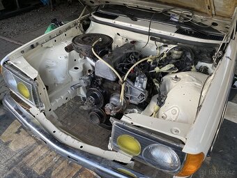 Mercedes Benz W123 240D - 13