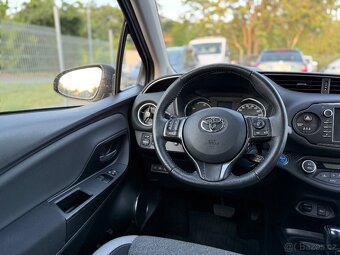 TOYOTA YARIS Y20  1.5i HYBRID AUTOMAT - 13