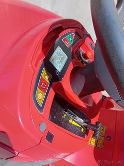 Prodám  zahradní traktor Castelgarden 17.5 Hp TX102 HYDRO - 13