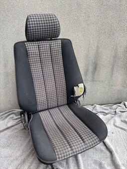 Mercedes 190 w201 Sportline interiér - 13