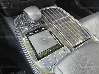 LEXUS LS500 awd - 13