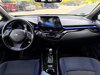 Toyota C-HR Hybrid / 2018 / ČR - 13