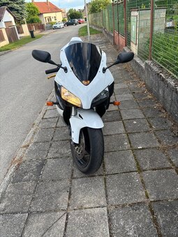 Honda CBR 1000RR Fireblade - 13