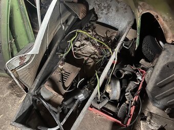 2x Trabant + Díly - 13