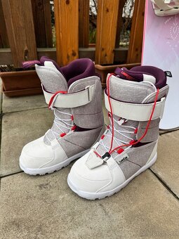 Nový snowboard s vázáním a botami - 13