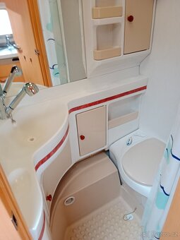 Obytný přívěs Hobby Deluxe 450 UF - 13