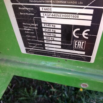 Disková sekačka Krone 285 a zánovní lis John Deere - 13