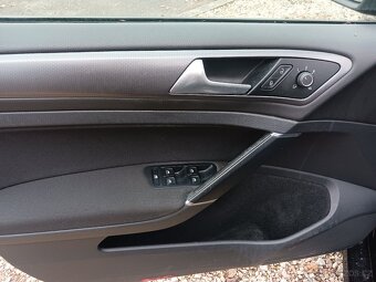 Volkswagen Golf 2,0 VII TDI 110KW DSG KOMBI - 13