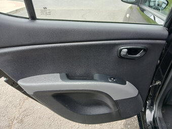 Hyundai i10 1.1 CLASSIC - 13