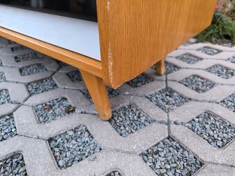 Retro komoda U-460 Jiří Jiroutek - Brusel 60. léta - 13