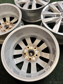 5x120 R16 Volkswagen T6 Multivan - TOP STAV - 13