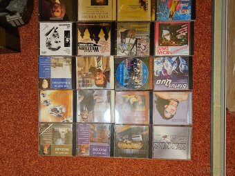 Stojan na 80ks CD SKYDISC s osvětlením na baterie+CD+DVD - 13