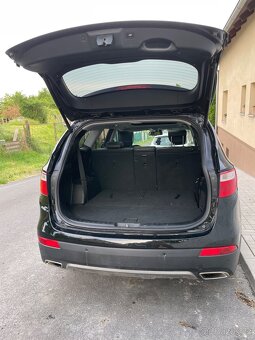 Hyundai Grand Santa Fe 2.2 CRDi 147 kW 4x4 AT, 7 míst - 13