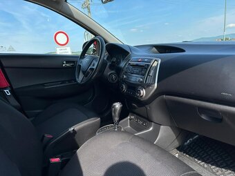 Hyundai i20 1.4i 16V Style A/T - 13