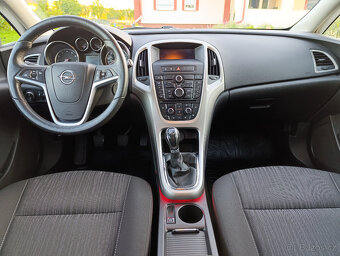 Opel Astra 1.4 T, servis, PĚKNÁ VÝBAVA A STAV - 13