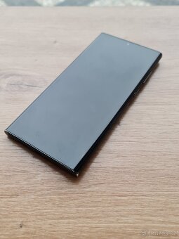 Galaxy S22 Ultra 5G, 12GB/256GB, černý + Nilkin pouzdro - 13