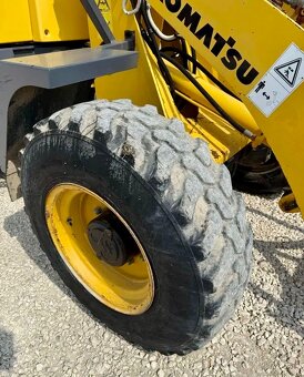 KLOUBOVÝ NAKLADAČ KOMATSU WA 75 - 13