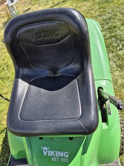 Zahradní sekací traktor Viking s hydropojezdem - 13