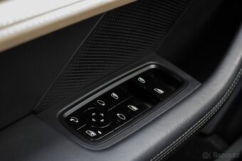 Porsche Taycan TURBO - 13