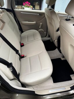 MERCEDES-BENZ B180 1.7i 85kw rok 2011 - 13