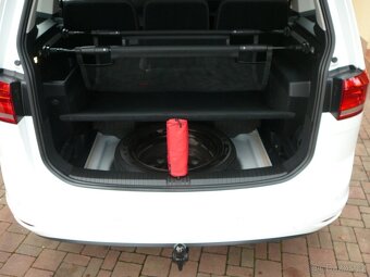 VW TOURAN 2.0 TDI 90KW FULLLED NAVI ACC FRONT EL.TAŽNÉ 2021 - 13