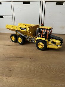 LEGO Technic 42114 Kloubový dampr Volvo 6x6 - 13