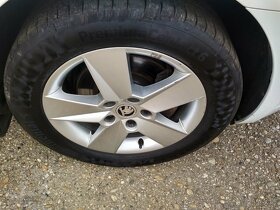 ŠKODA OCTAVIA COM III 4x4,2,0 TDi,ESP,KLIMA,ČR.SERVISKA - 13