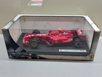 F1 FERRARI F2007 2007 MARLBORO RAIKKONEN HOTWHEELS 1:18 - 13