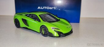 McLaren 675LT Autoart - 13