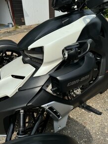 CAN-AM RYKER 900 - 13