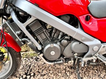 Honda NTV 650 RC33 + kufry GIVI - TOP STAV - 13