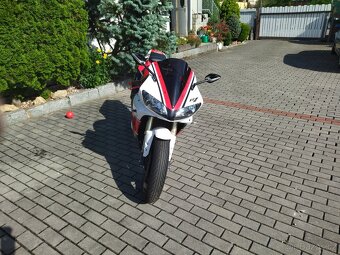 Yamaha YZF R1 - 13