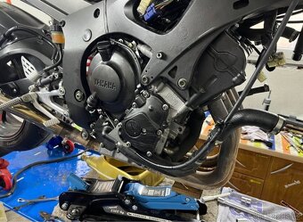 Yamaha r6 - 13
