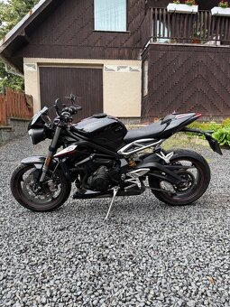 Triumph Street Triple RS 765 - 13