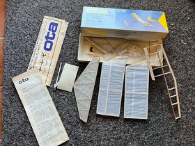 Staré modely letadélek IGRA - orig. krabice + návody - 13